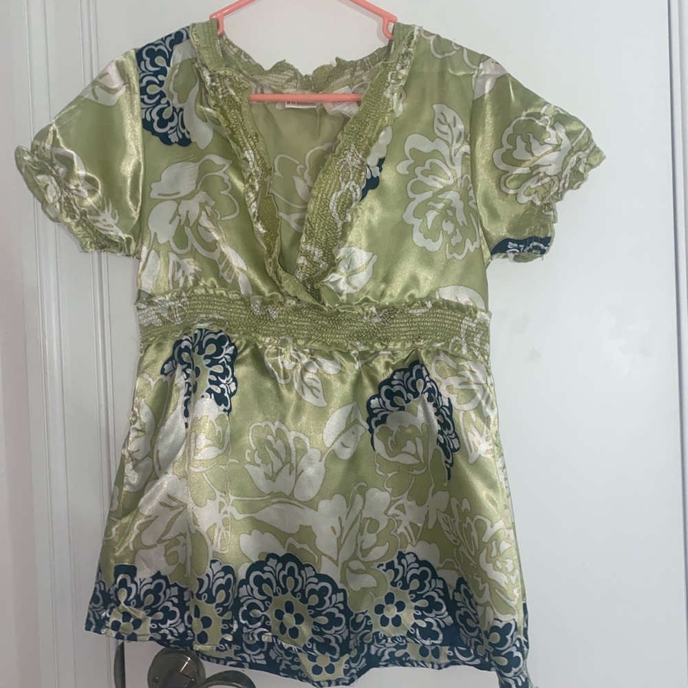No Boundaries Juniors Green and Navy Floral Satin Blouse
